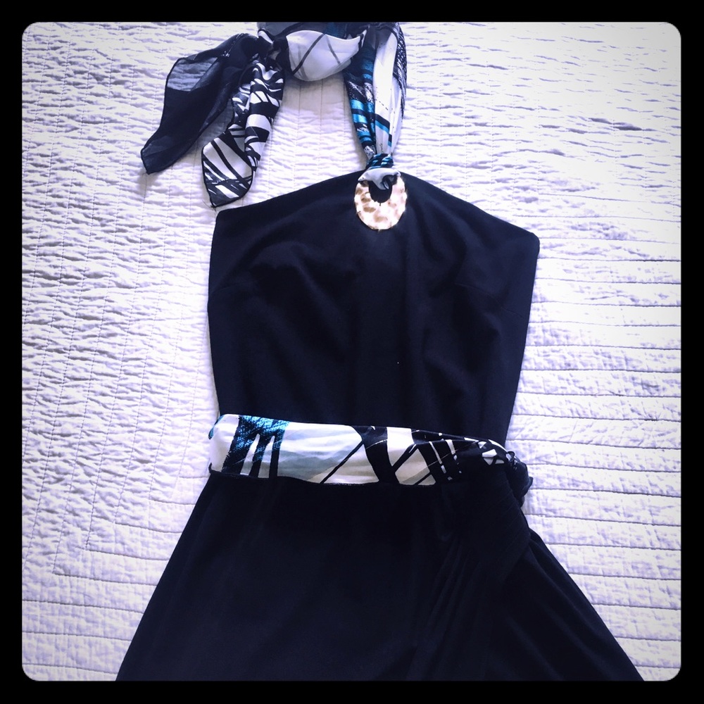 Cache Romper Size Small - image 1